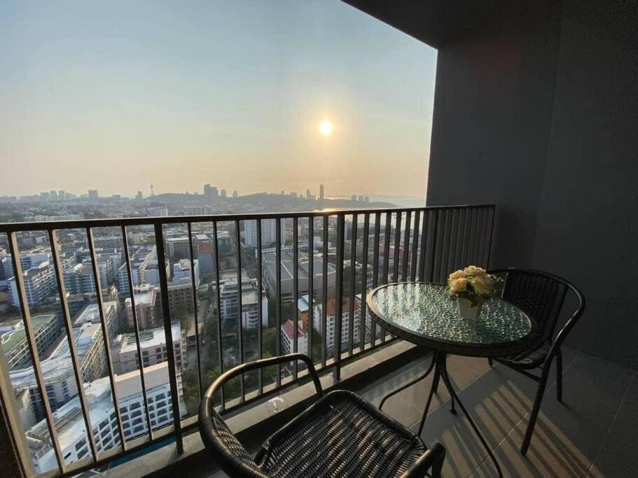 The Base Central Pattaya 2Bed King&Queen Sky Seaview & Infinity Pool מראה חיצוני תמונה